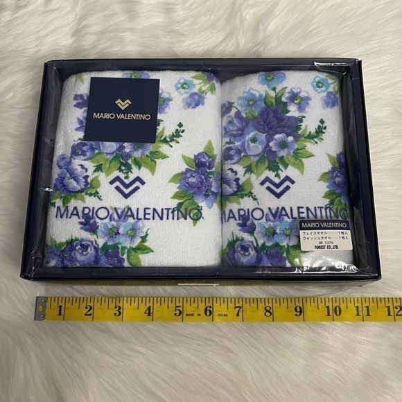 VALENTINO mario towel gift set - Picture 5 of 7